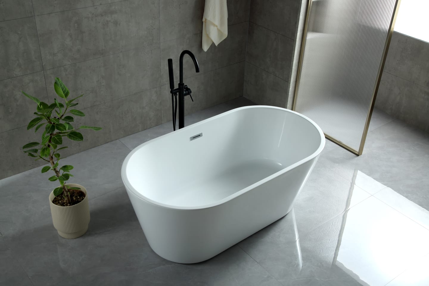 Bath Tub  (2081)